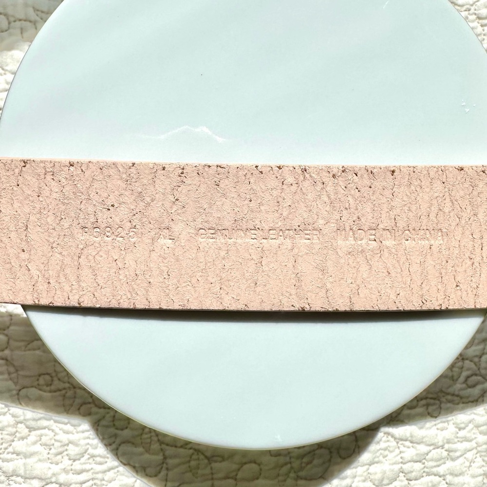 Pink leather belt with silver tone Western style buckle. Women's Size XL - Picture 6 of 11